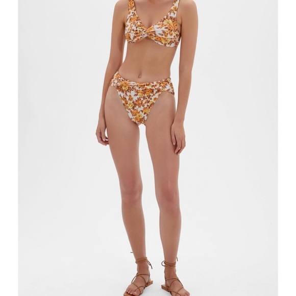 Jonathan Simkhai Women Bailee Twist Front Bikini Swim Top Si… - Picture 4 of 5